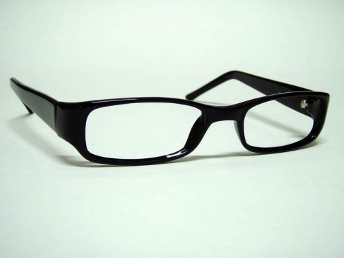  Kacamata Bingkai Hitam Sebuah Fenomena KEPOPHOBIA